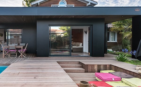 Une maison bois ultra design en Gironde — Architecture Bois Magazine – Infos sur la construction et maisons en bois.