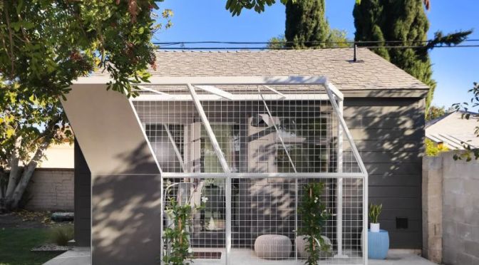 Cette petite maison design était un ancien garage — PLANETE DECO a homes world