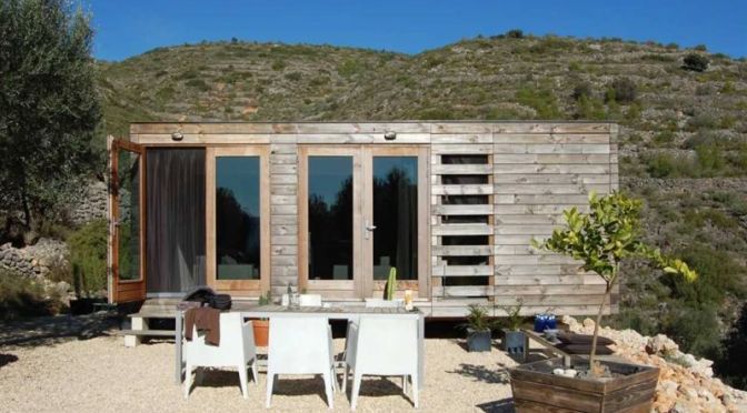 Cette petite maison préfabriquée en bois de 51m2 a été construite en 10 jours ! — PLANETE DECO a homes world