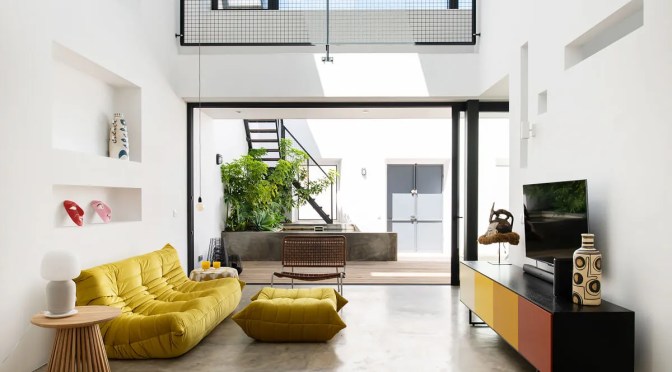 Une maison contemporaine issue de la rénovation d’une écurie en ruine — Planète Déco